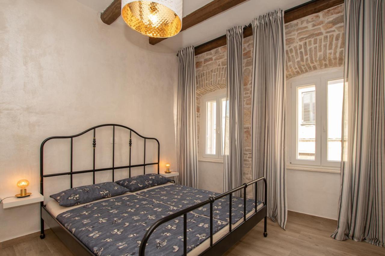 Apartments Nesatcium Pula Extérieur photo