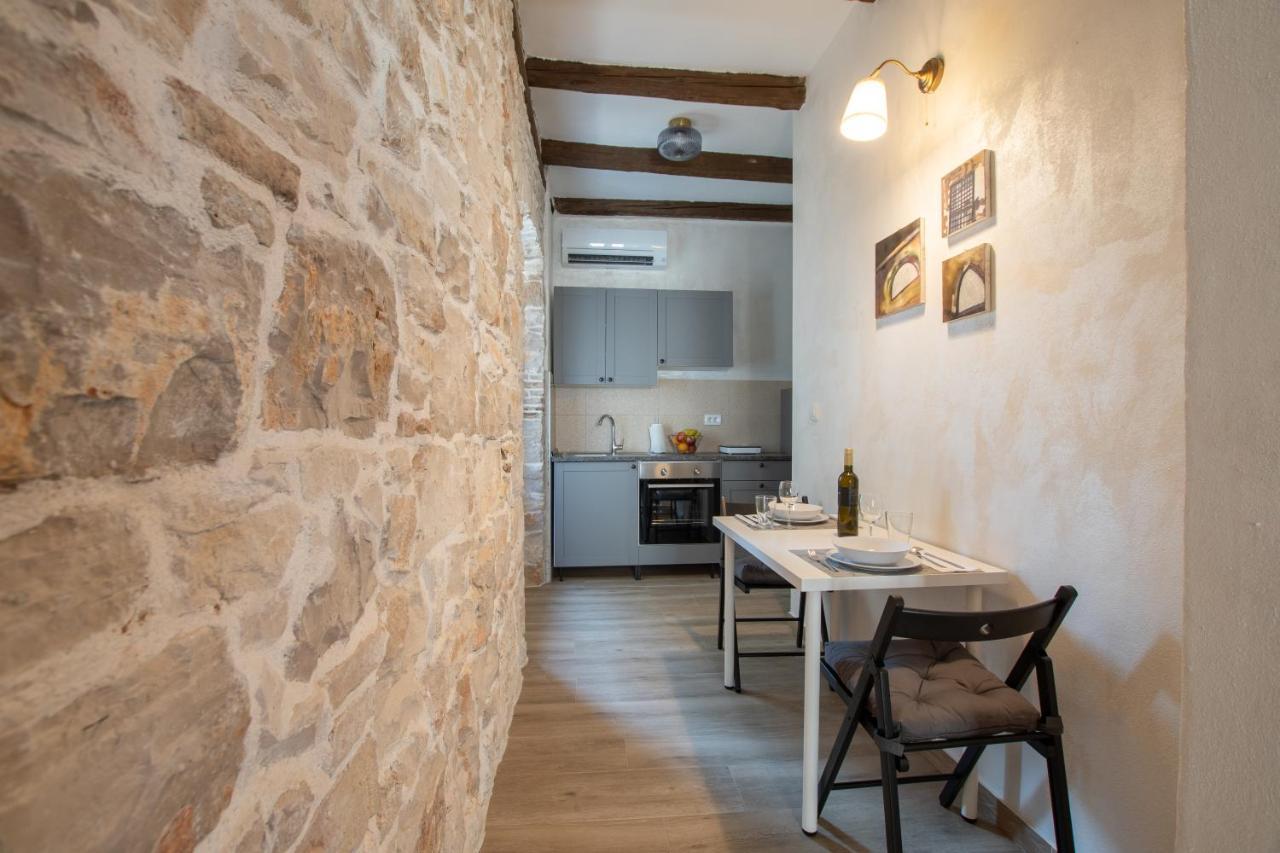 Apartments Nesatcium Pula Extérieur photo
