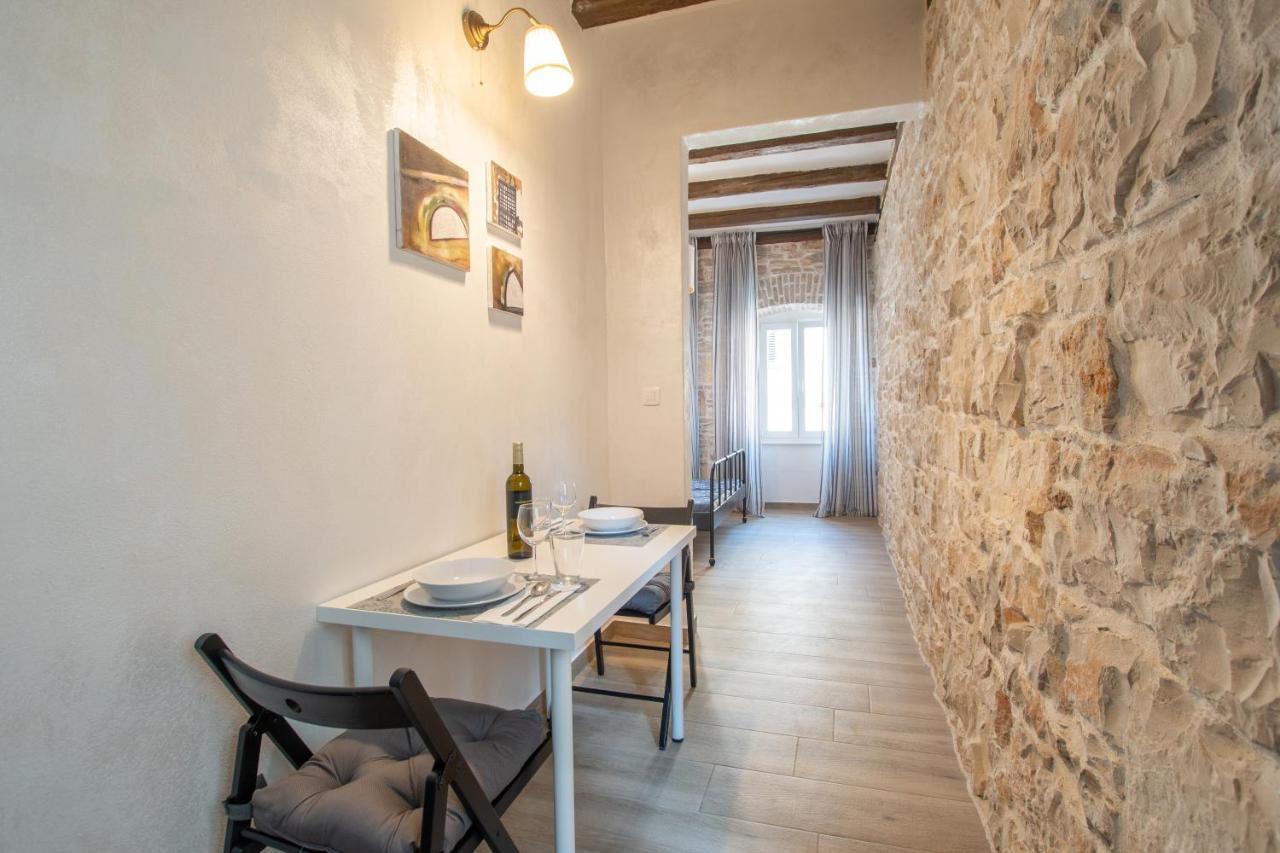 Apartments Nesatcium Pula Extérieur photo